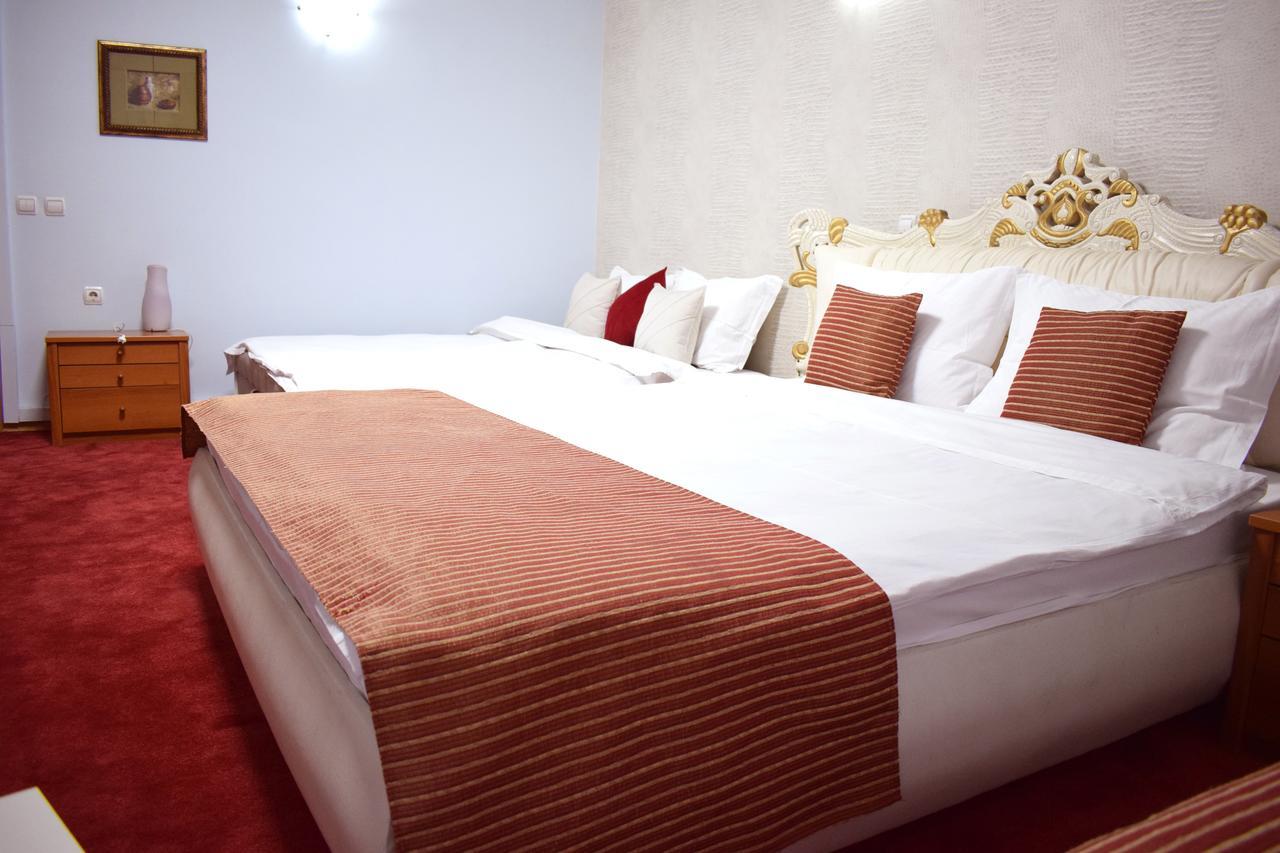 Hotel Aristocrat & Fish Restaurant Скопье Экстерьер фото